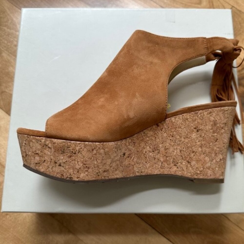 NEW IN BOX MARC FISCHER SUEANN WEDGE SANDAL COGNAC SUEDE FRINGE TIE BACK SZ 7.5 - Picture 2 of 10